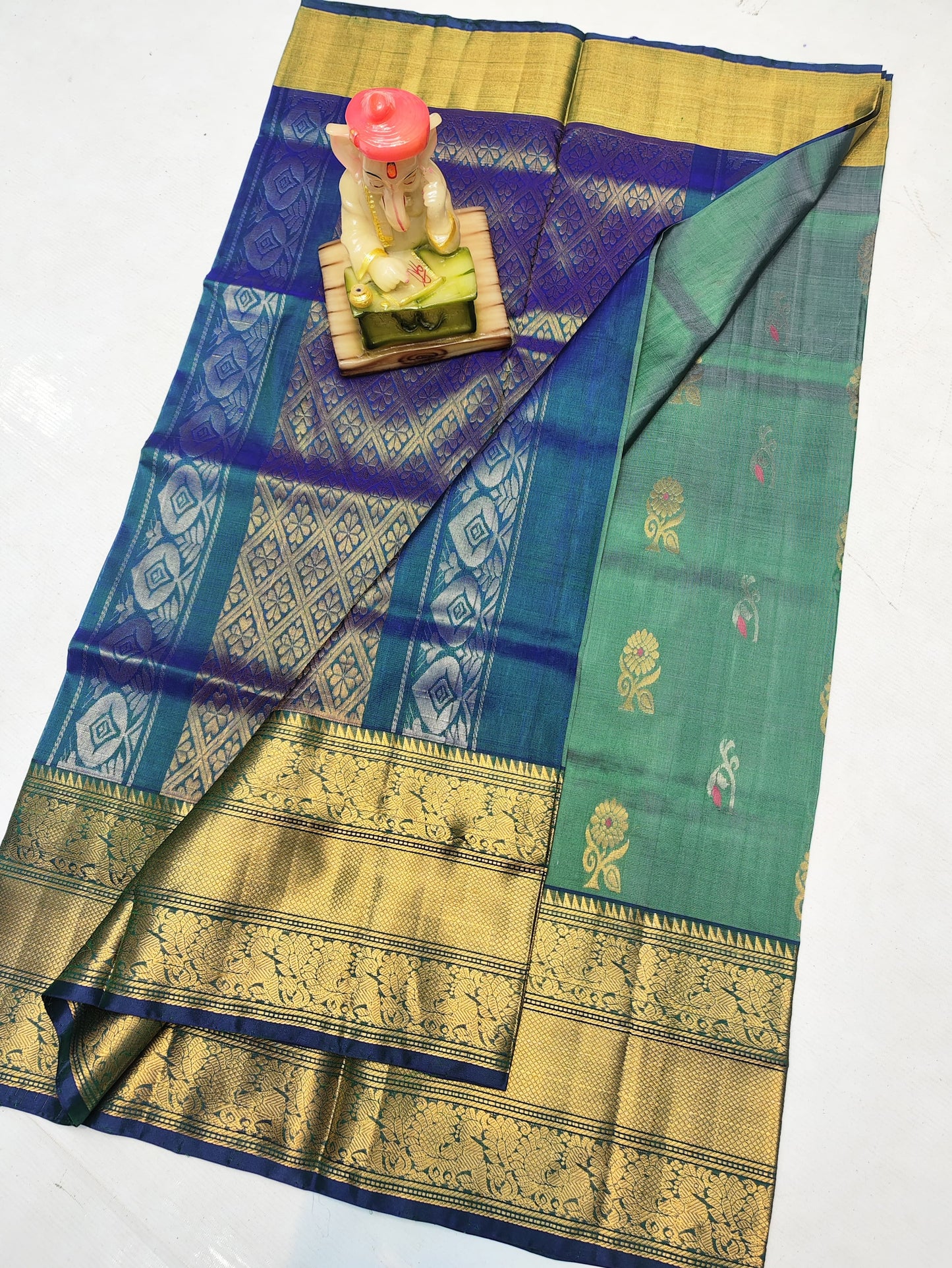 Green uppada silk sarees with kanchi border