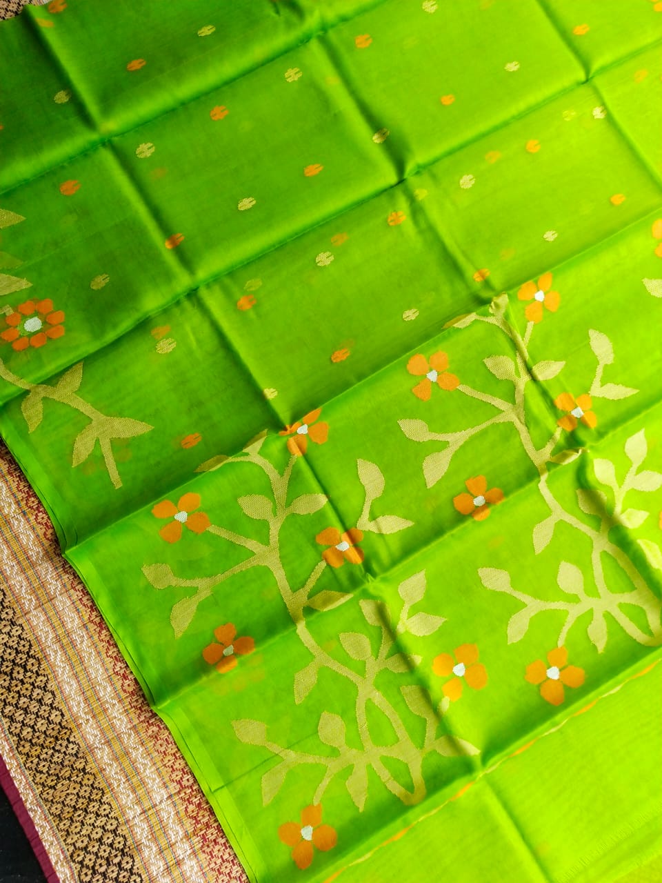 Apple green handwoven muslin jamdani sarees