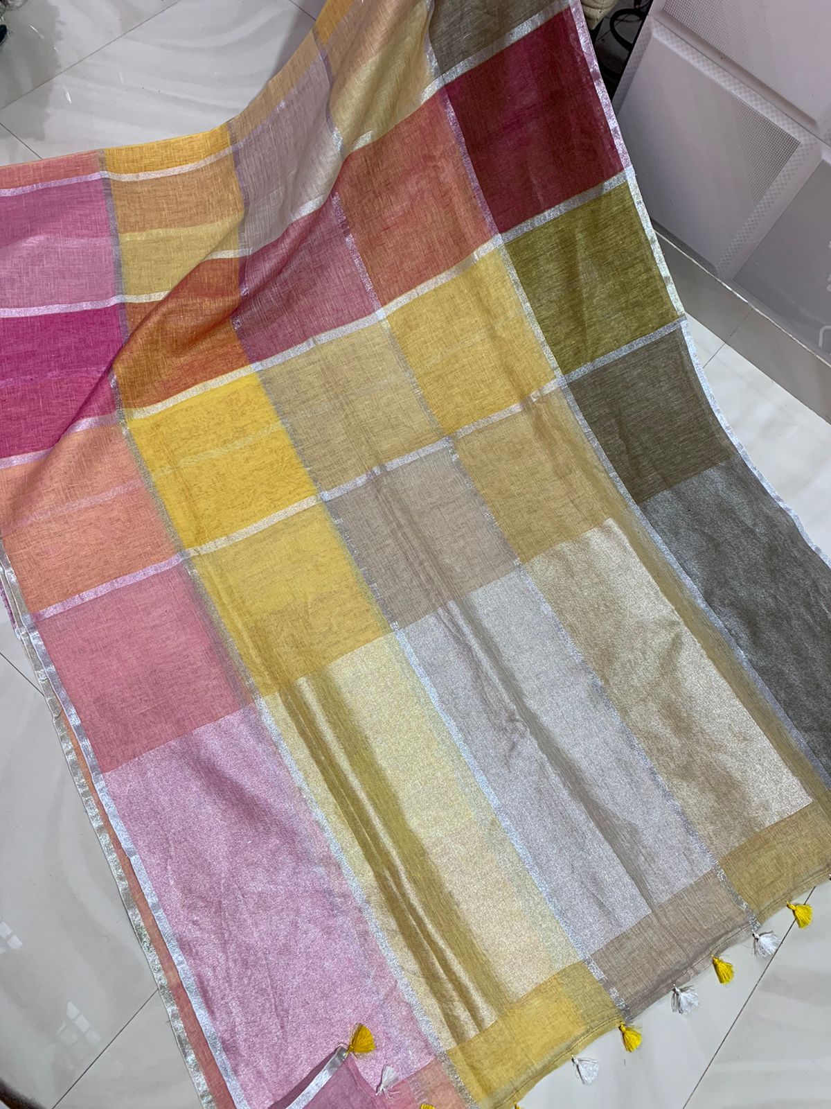 Multicolored 120 counts linen by linen checks sarees