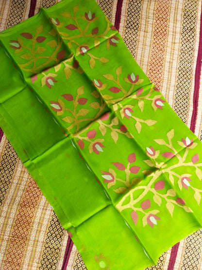 Green handwoven muslin jamdani sarees