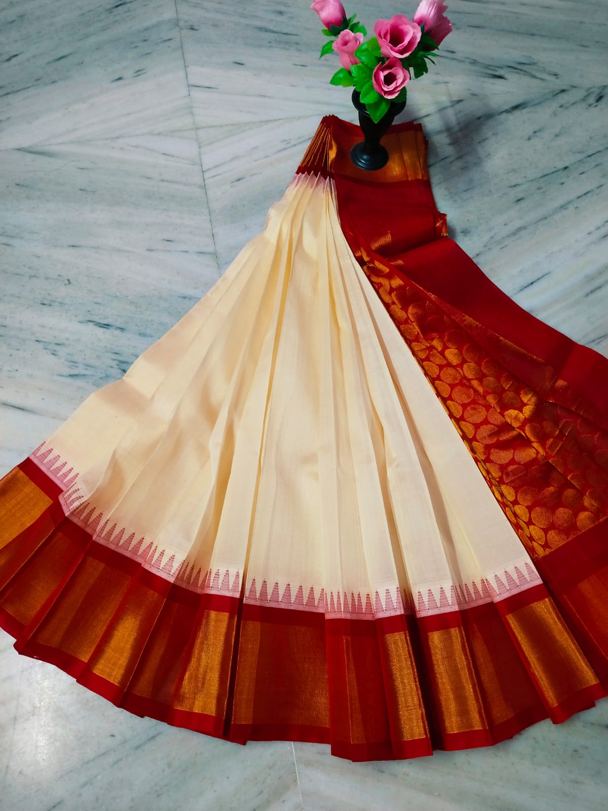 Cream with red pure handloom Kuppadam sarees