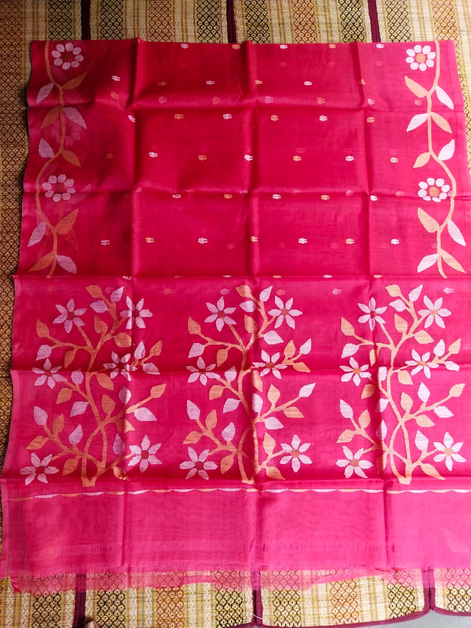 Pink handwoven muslin jamdani sarees